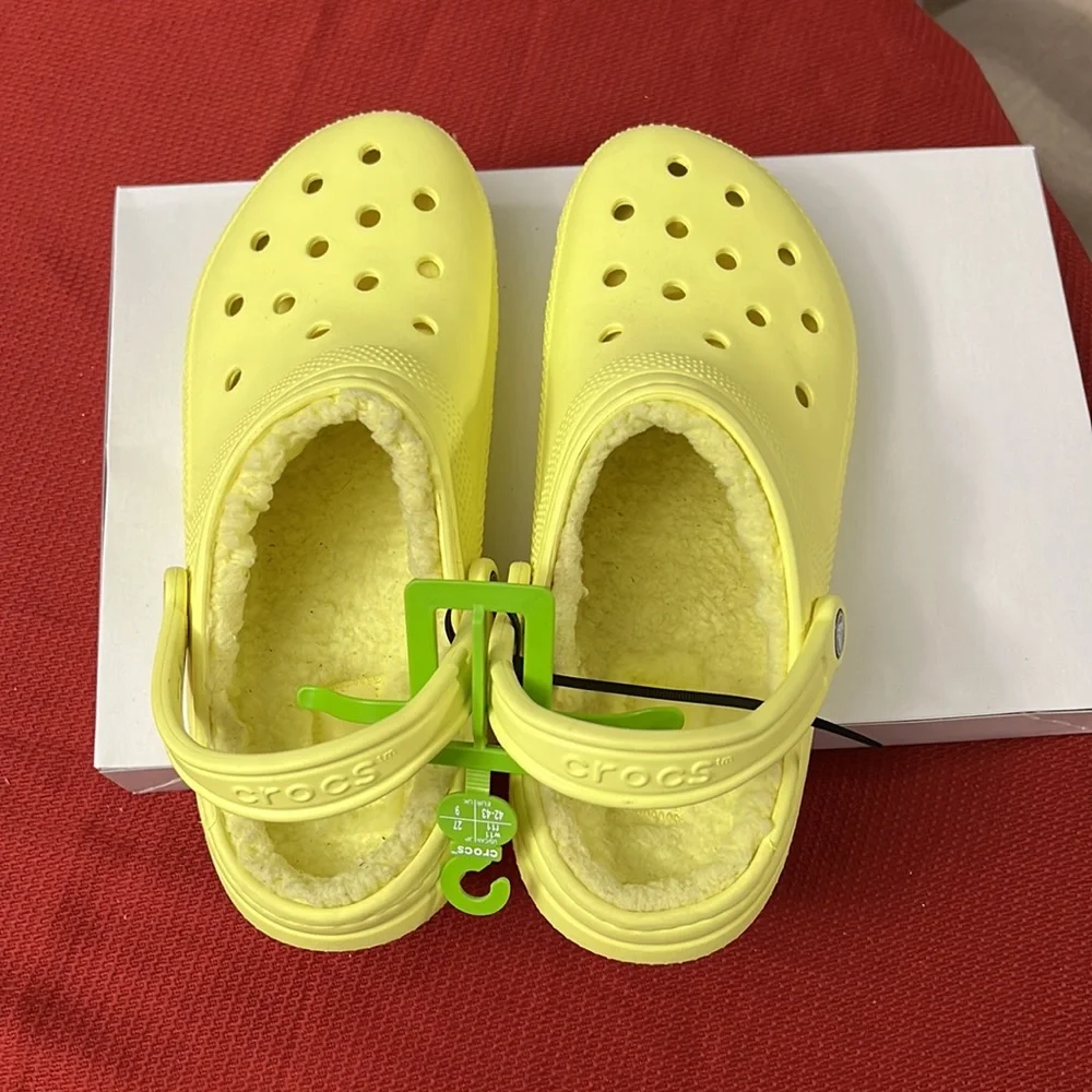 Crocs - Picture 4 of 9